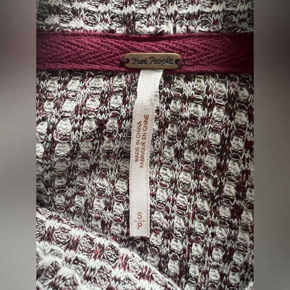 FREE PEOPLE Waffle Knit Cropped Turtleneck Long Sleeve Sweater Size Small - Picture 7 of 10